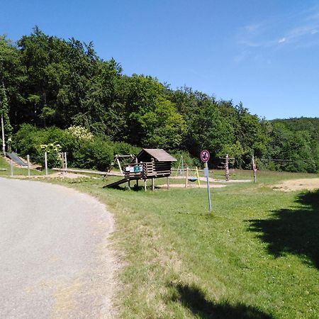 Ferienwohnung Mit Kleinem Garten Sonnenbühl Екстериор снимка